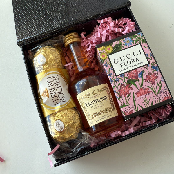KoketBox Clásica 006-02- Gucci Flora Gorgeous Gardenia 5ML 0.17 fl Oz, Shot de Hennesy Coñac y Ferrero Rocher - 5ML 0.17 FL OZ