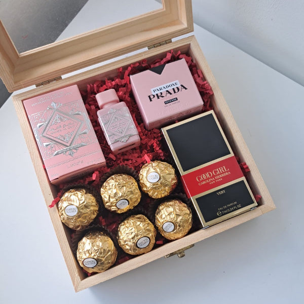 KOKETBOX 015- Premium 3 perfumes Miniatura + Chocolates en cofre de madera