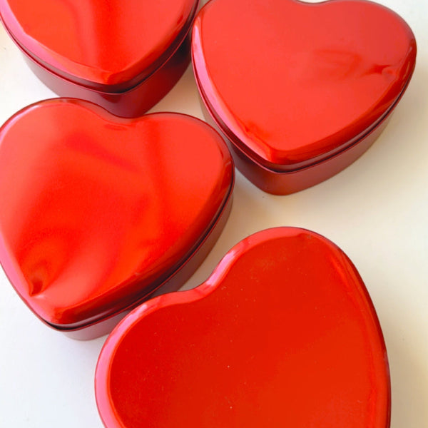 KoketBox Corazón- Un Set de Miniaturas de Versace Pour Homme, Chocolates en caja de Corazón Día del Padre
