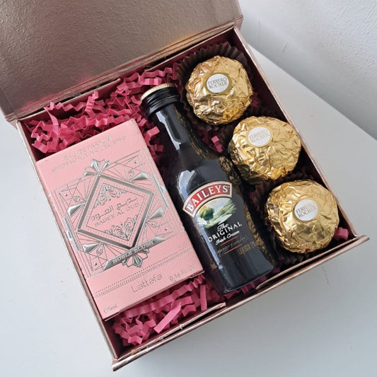 KoketBox Clásica 006-03 BADEE AL OUD NOBLE BLUSH  EDP 7ML, Shot de Baileys 50cl y Ferrero Rocher