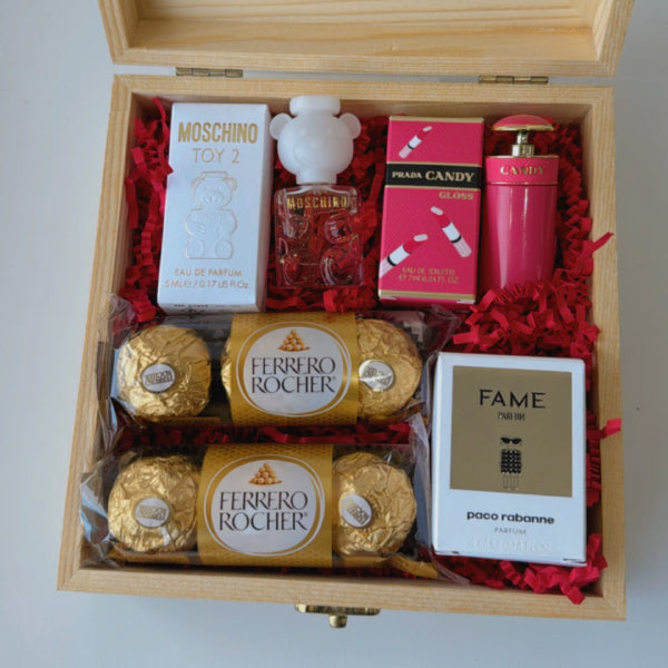 KoketBox Premium 015-02 Toy 2 Moschino 5ML, CANDY 7ML, Fame Eau de Parfum 4ML y Ferrero Rocher