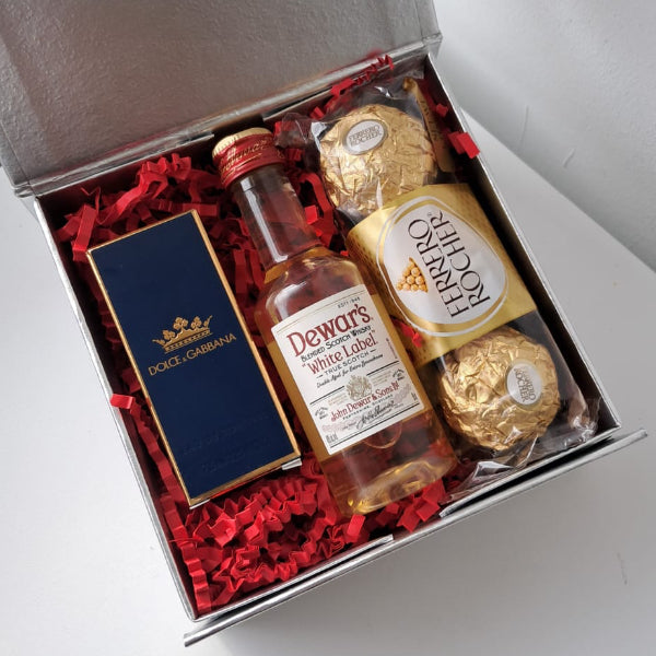 KoketBox 006-04 KING MAN By Dolce & Gabbana Parfum , Dewar´s White Labe 50cl y Ferrero Rocher
