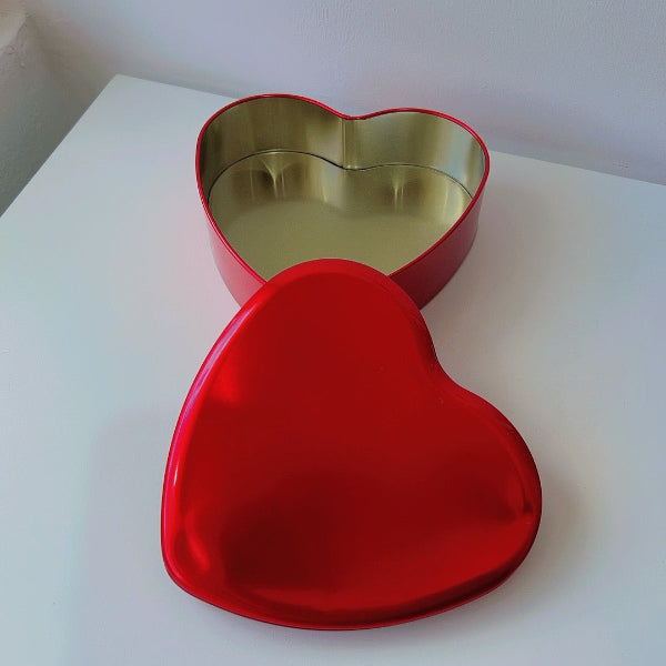 Caja de Corazón de Metal Decorada 16 x 15.5 x 5cm