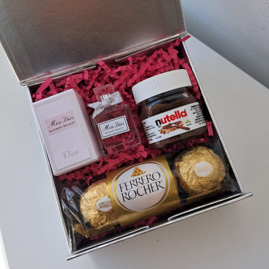 KoketBox 012- Miniatura de Miss Dior Blooming Bouquet By Christian Dior, Mini Nutella y Ferrero Rocher