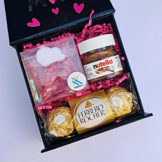KoketBox 012- Miniatura de Cloud Pink By Ariana Grande, Mini Nutella y Ferrero Rocher