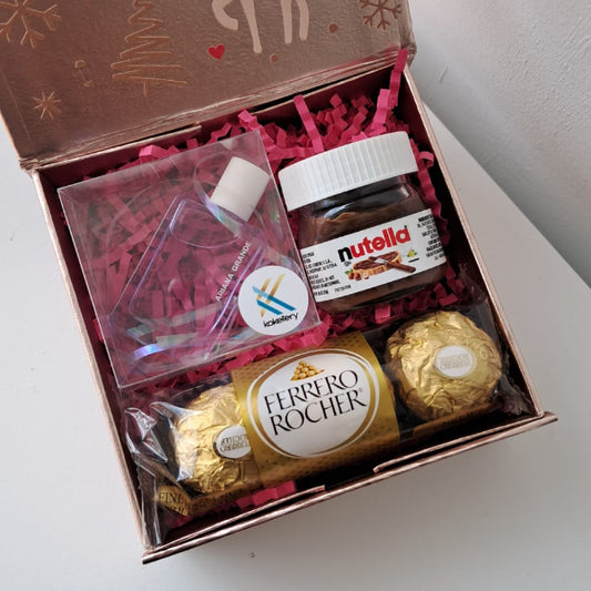 KoketBox 012- Miniatura  de God Is a Woman By Ariana Grande, Mini Nutella y Ferrero Rocher