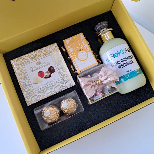 KoketBox - Una miniatura de YARA TOUS By Lattafa  + Crema Perfumada+ Mini Box Hershey's Kisses  y Chocolates