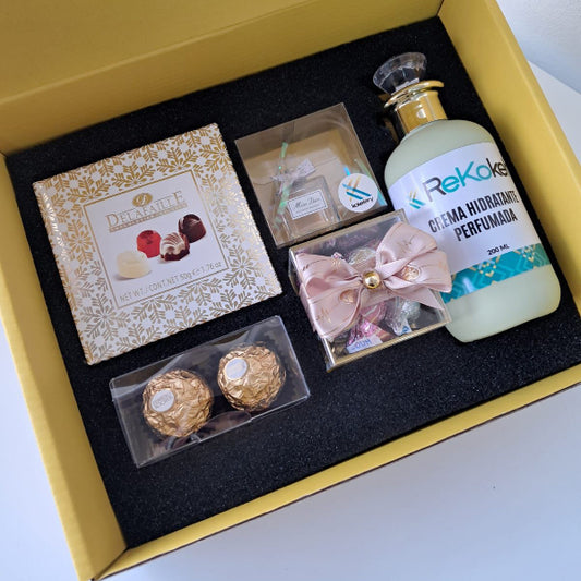 KoketBox - Una miniatura de Miss Dior + Crema Perfumada+ Mini Box Hershey's Kisses  y Chocolates