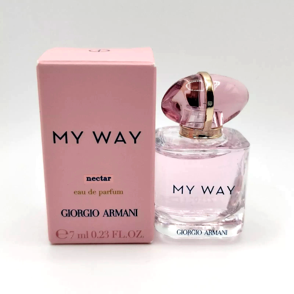 KoketBox - Una miniatura de My Way Eau de Parfum Nectar + Crema Perfumada+ Mini Box Hershey's Kisses  y Chocolates